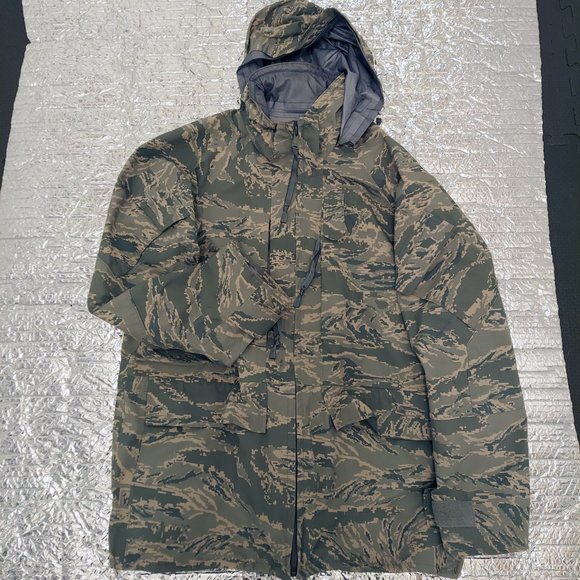 See video NUC USAF Tiger Stripe Parka/Shell Sz Large 8415-01-547-3536 - Picture 3 of 11